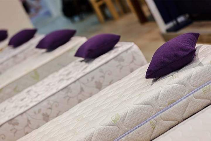 Matelas en mousse mémoire ou à ressorts